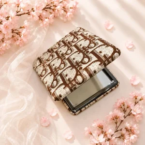 آینه جیبی طرح Dior